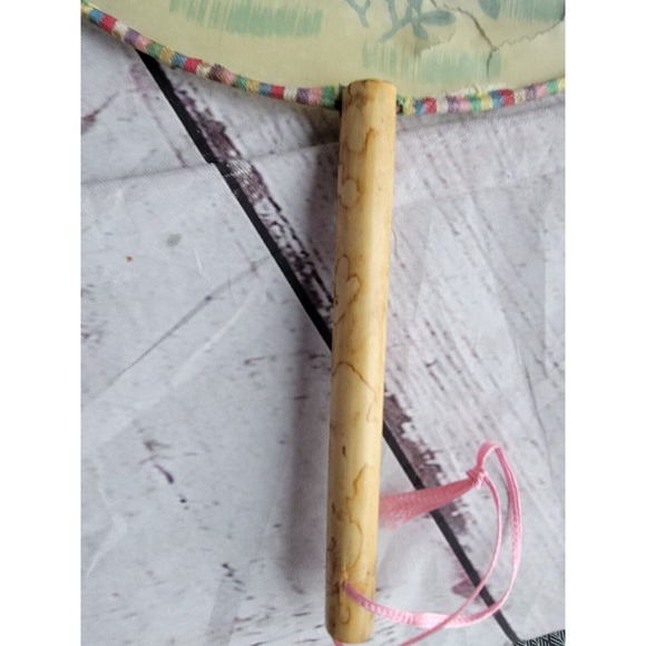 Lot 2 Vintage Hand Painted EXOTIC BIRD Silk Asian Bamboo Handled Fans Art READ - Picture 8 of 9